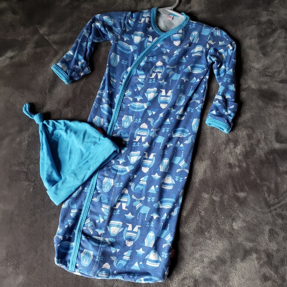 Magnetic Me gown and matching hat set